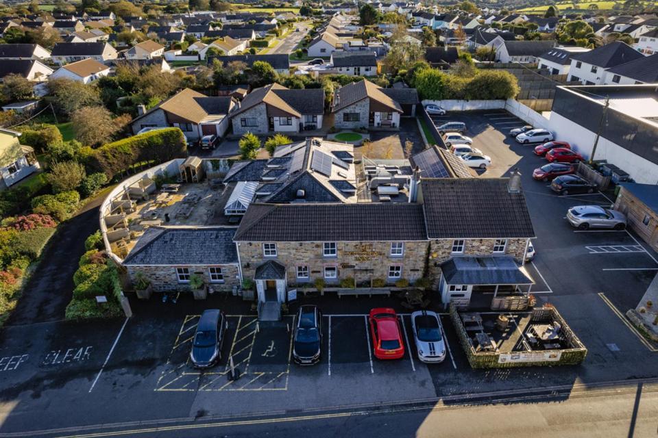The Victoria Inn Truro Exterior foto
